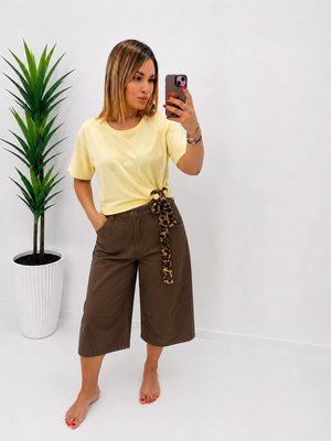 T-SHIRT CROP CON CINTA