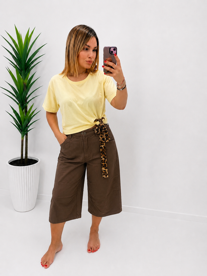 T-SHIRT CROP CON CINTA